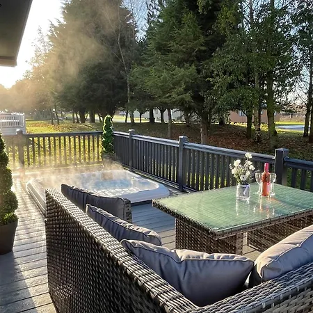 Ailsa With Hot Tub Tatil Evi *