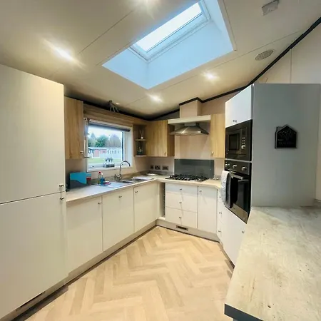 Tatil Evi Ailsa With Hot Tub