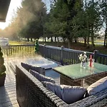 Ailsa With Hot Tub Дом отдыха *